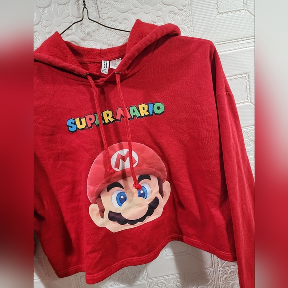 DIVIDED Red cut top - Picture 1 of 6